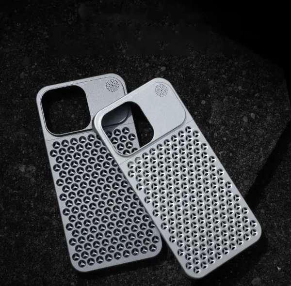 Алюминиевый чехол в стиле Mac Pro для iPhone 15 Pro Max, серебристый